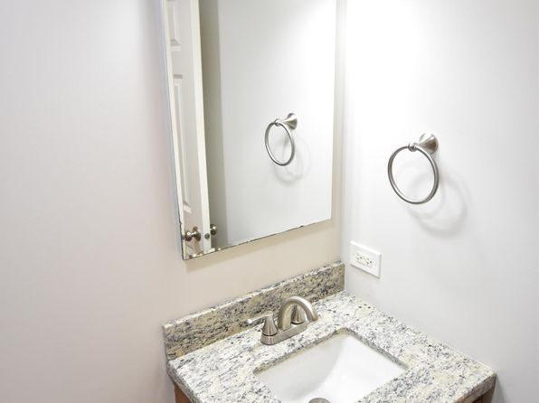 300 Opatrny Dr APT 208, Fox River Grove, IL 60021