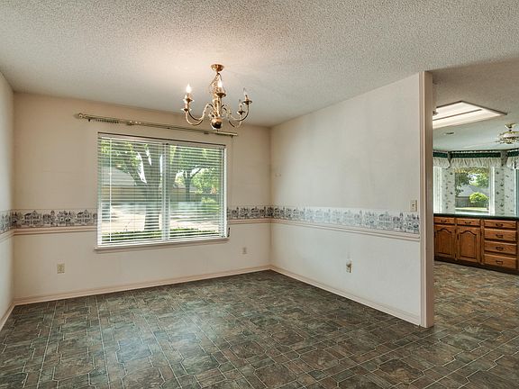 3rd image of 3000 Lombard Dr