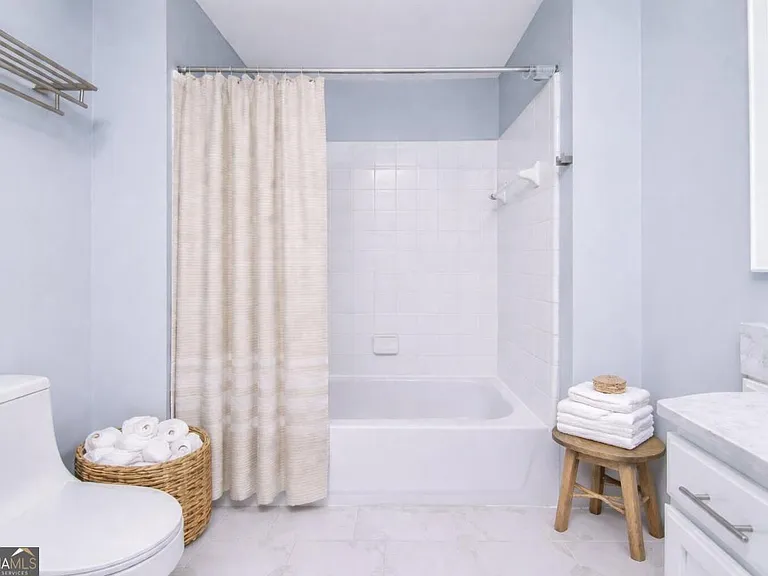 3040 Peachtree Rd NW #613 — Photo 15