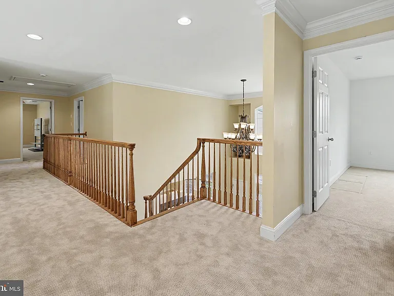 228 Leffler Cir — Photo 36