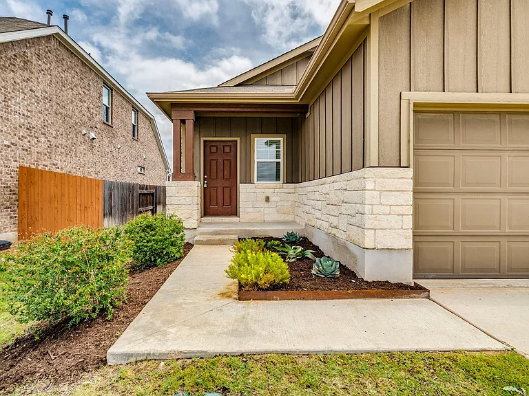 790 Pepperbark Loop — Photo 3