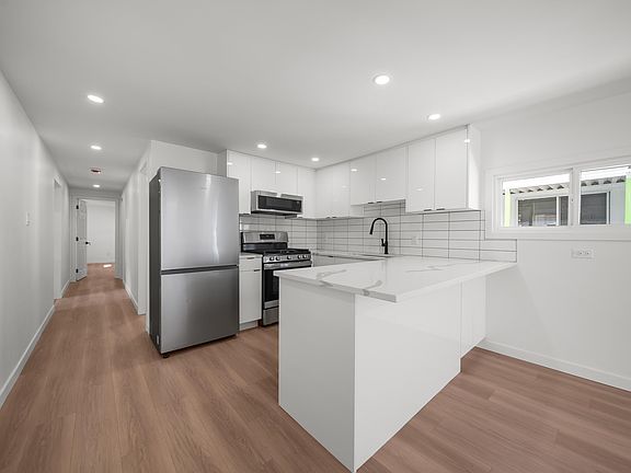 4th image of 21163 Lougheed Hwy #39
