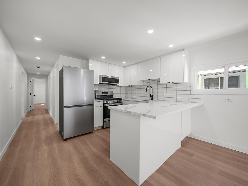 1st image of 21163 Lougheed Hwy #39