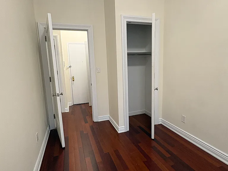 115 W 57th St #3F — Photo 6