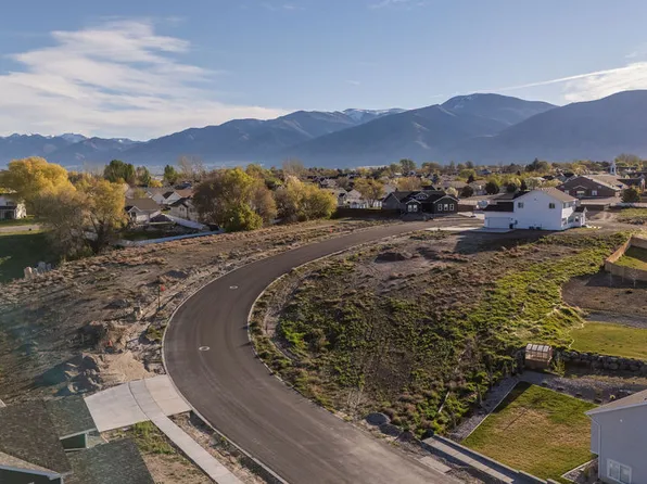 801 W 70 N, Hyrum, UT 84319