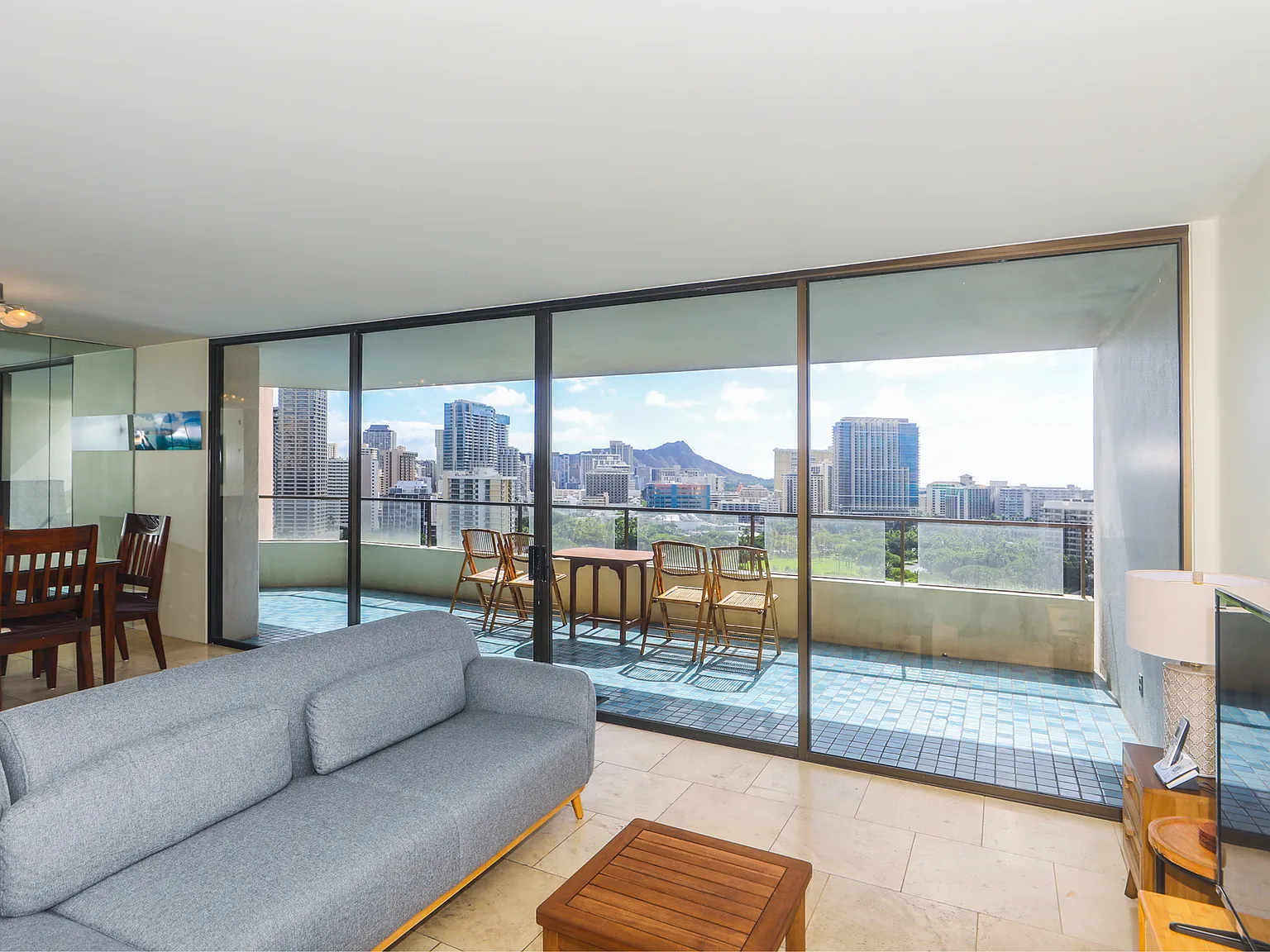 2 bed, 1086 sqft, $5,700 — Photo 3