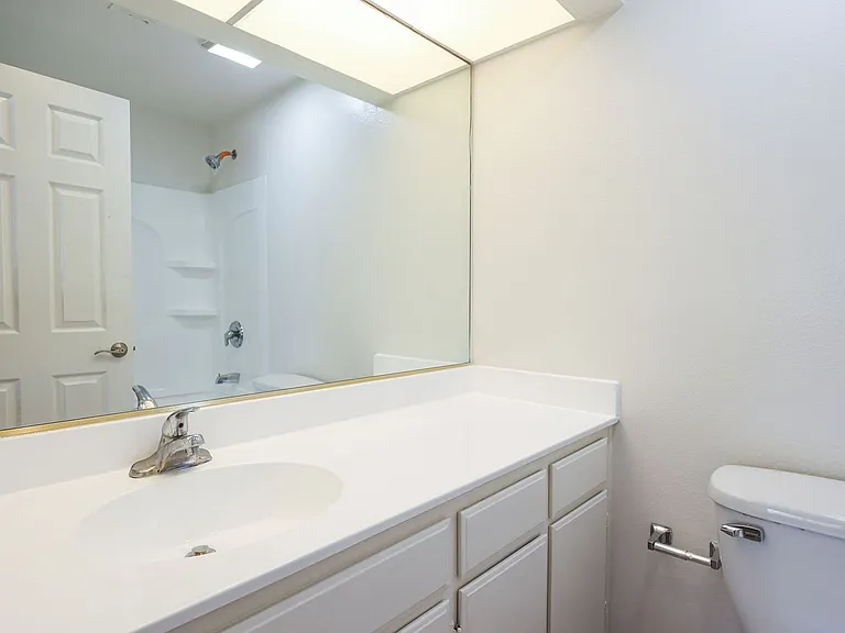 Cypress Apartments — Photo 10