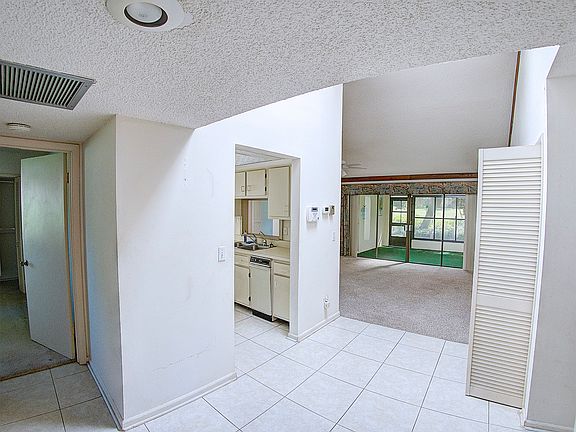 2nd image of 128 Oakmont Ln