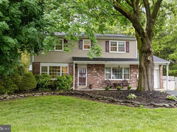 44 Antler Dr, Holland, PA 18966