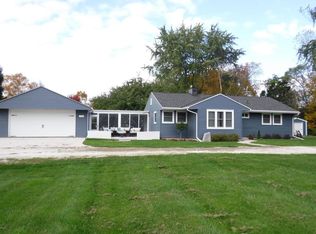 1118 Memorial Dr, Manitowoc, WI 54220