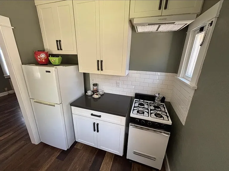 103 S Meridith Ave — Photo 10