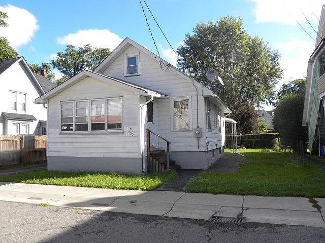 405 Brady St photo 1