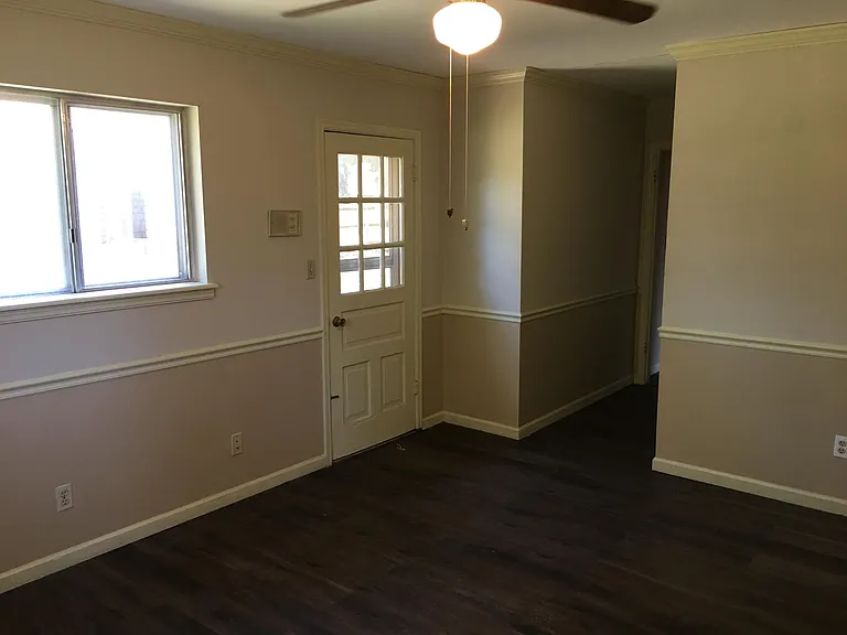 4648 S Maplewood Ave — Photo 7