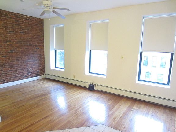 3rd image of 15 W 127th St #3