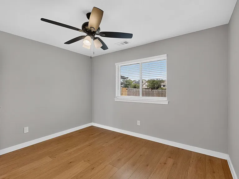 3933 Alto Ave — Photo 32