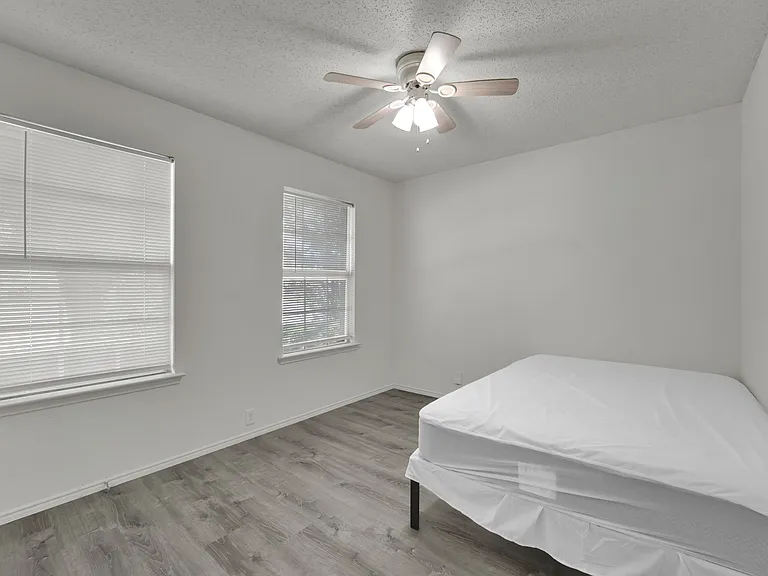 1407 Autumncrest Dr — Photo 18