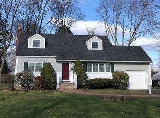 6 Furwood Dr, East Northport, NY 11731