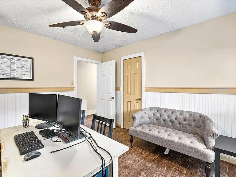 22607 Goldstone Dr — Photo 13