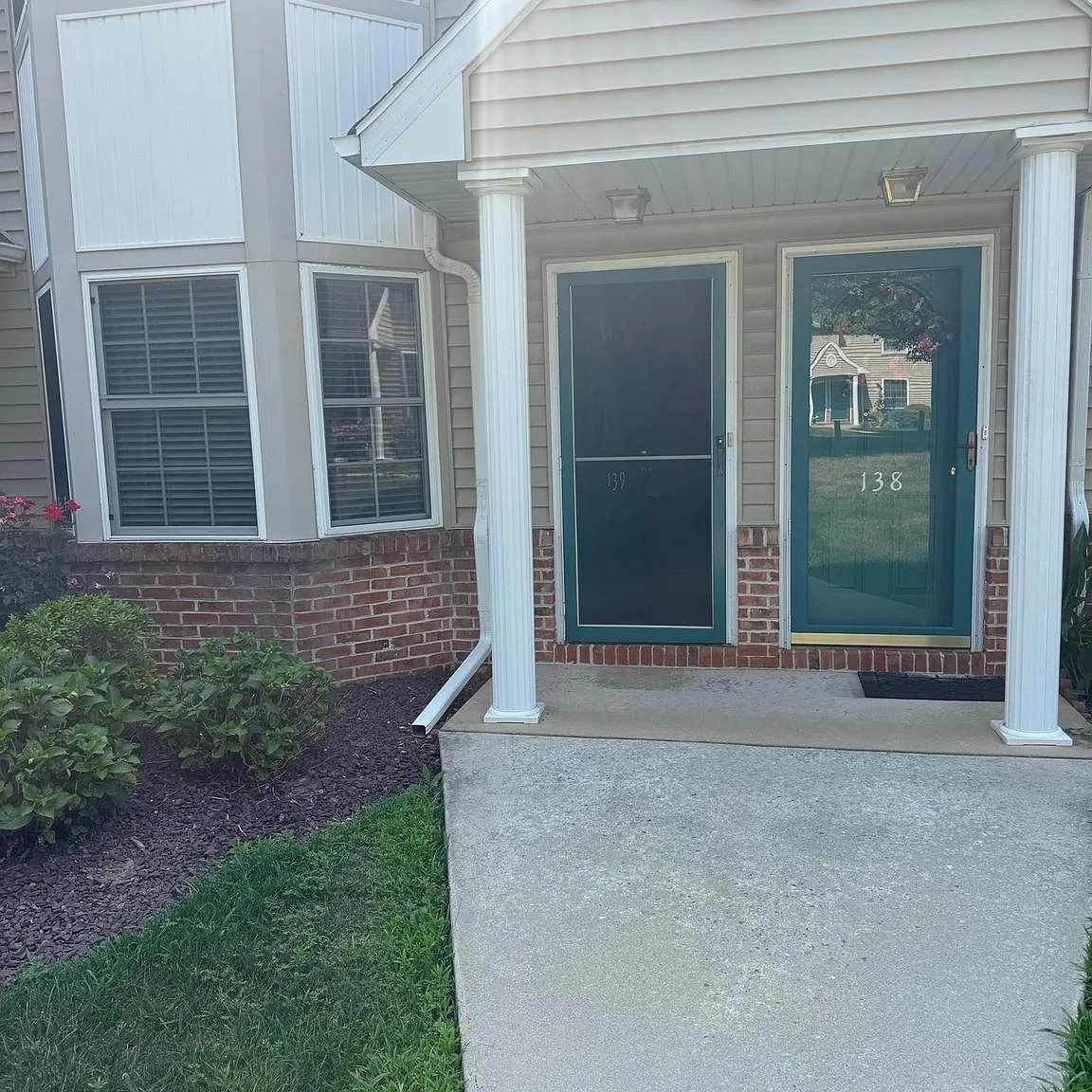 2 bed, 1392 sqft, $2,400 — Photo 1