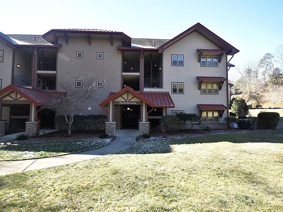 2nd image of 1659 Country Club Dr #1659