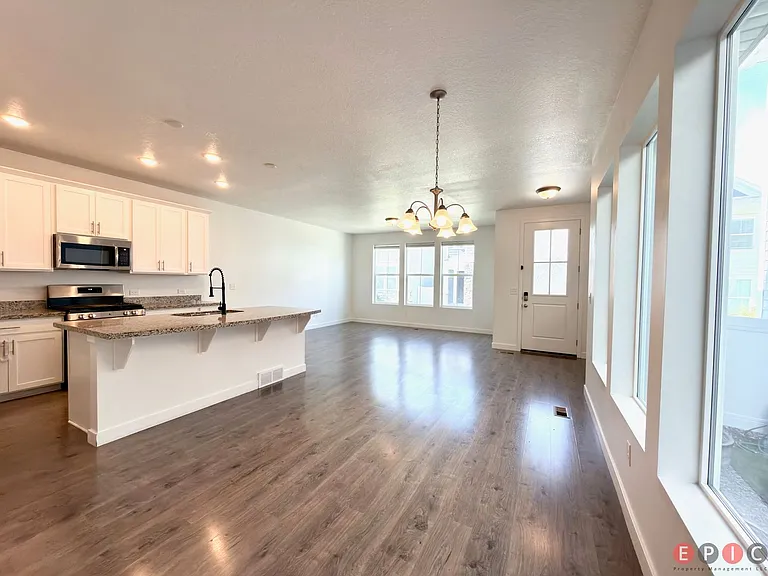 4430 W 2550 N — Photo 12