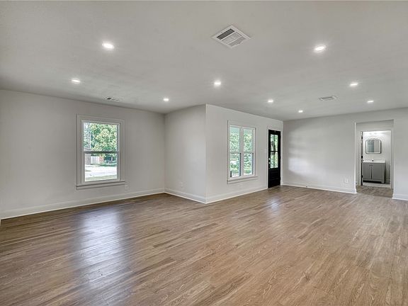 4th image of 1209 Marsteller Ave