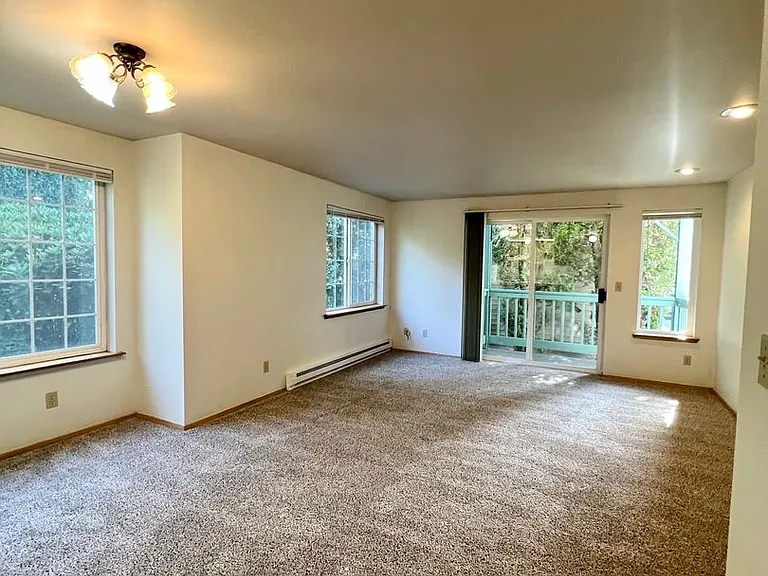 1393 Bradley Lane — Photo 1