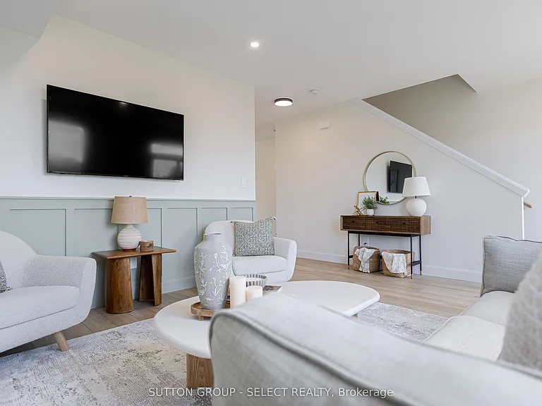 233 Upper Queen St #18 — Photo 9