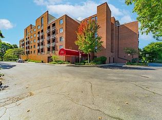1450 Plymouth Ln APT 501, Elgin, IL 60123