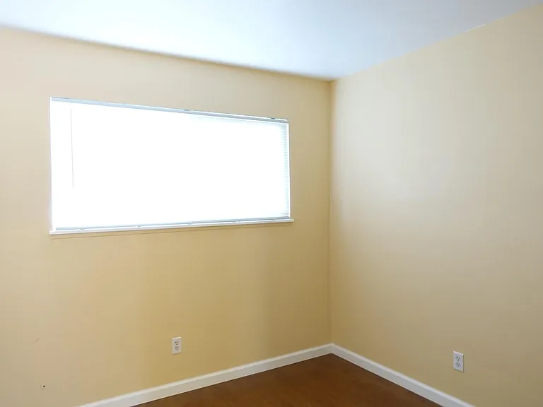 6712 Admiral Ave — Photo 3