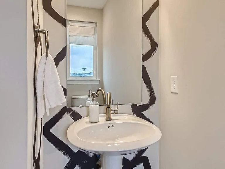 66 Fern Ave — Photo 16