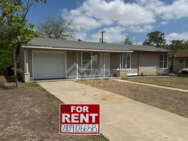 339 Brettonwood Dr — Photo 2
