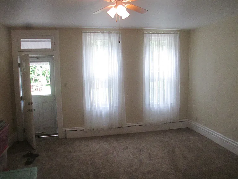 37 Greeley St — Photo 1