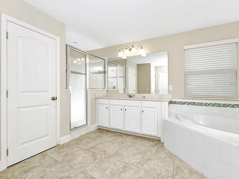 4139 Oaktree Dr — Photo 24