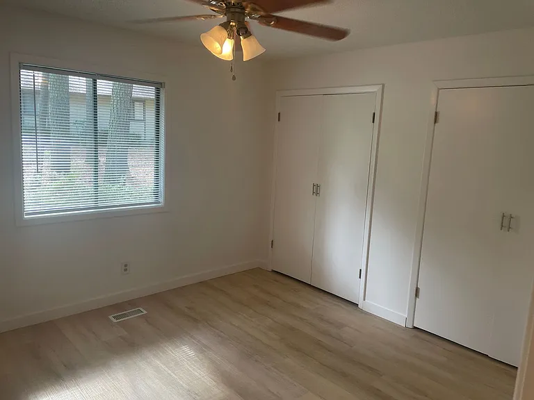 1101 W Main St #D — Photo 11