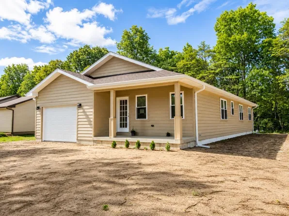 6890 E Homette Ave, Knox, IN 46534