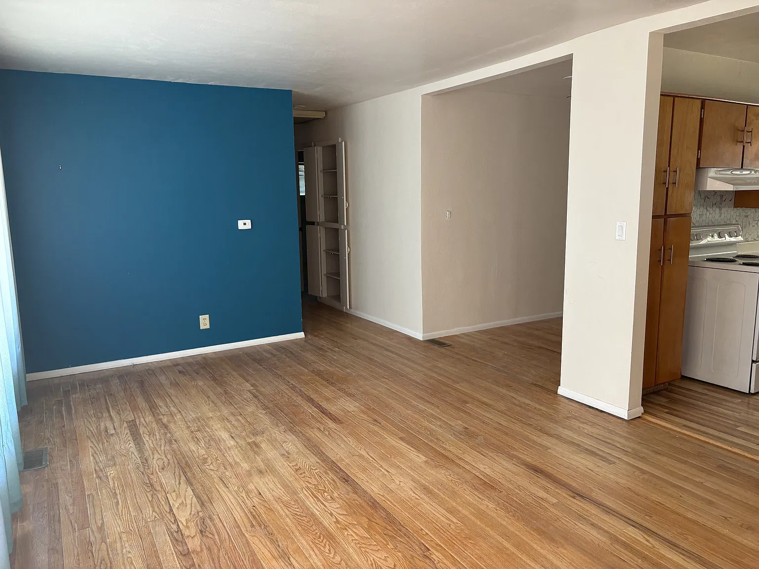 938 Livesay Drive - 1 — Photo 2