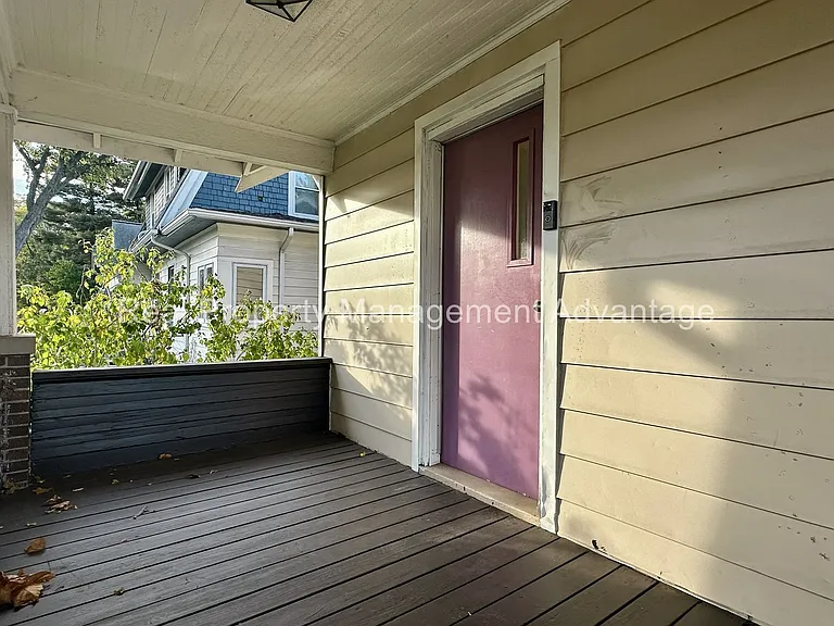 310 W Hazelhurst St — Photo 4