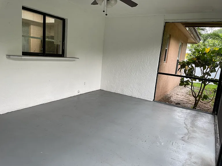 10022 8th St N #LEFT — Photo 10