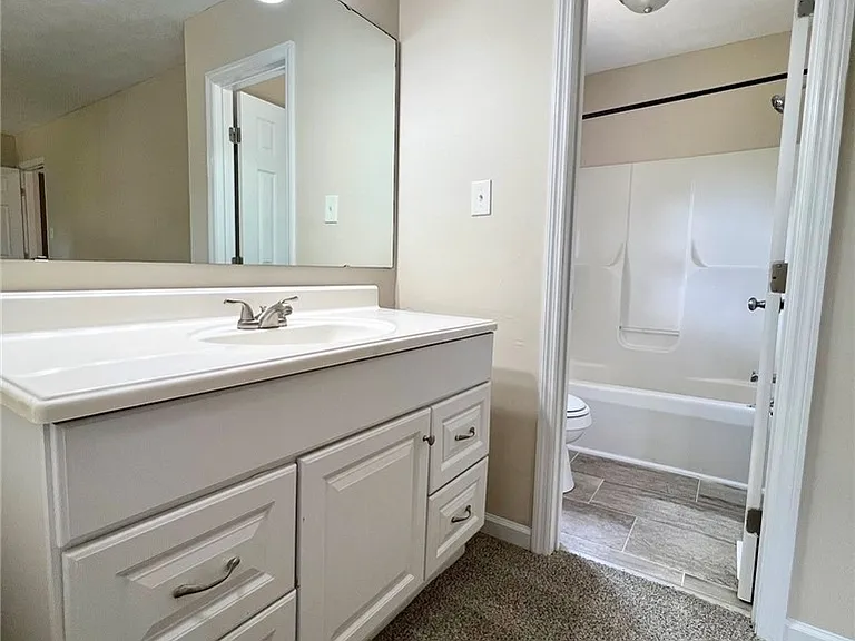 715 Ashburton Dr — Photo 13