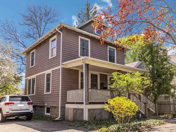 20 Willow Ave, Quincy, MA 02170