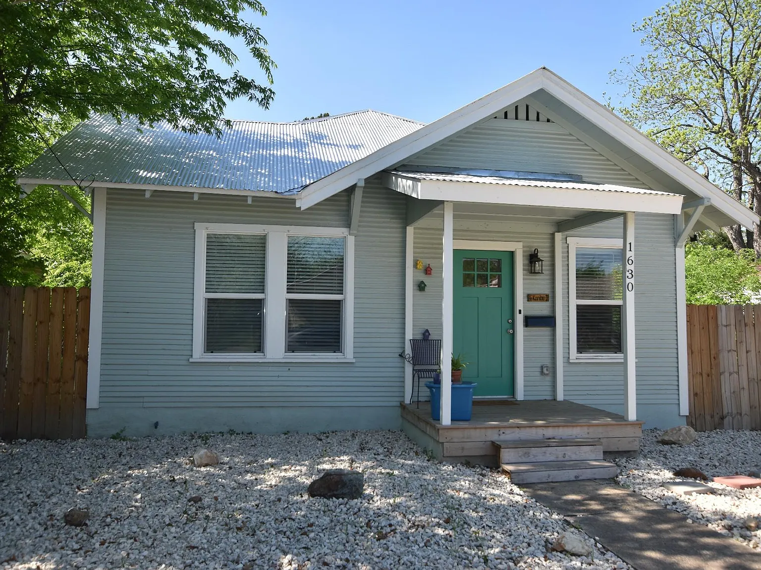 3 bed, 1248 sqft, $1,600 — Photo 1
