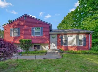 18 W Stevens Ave, Valhalla, NY 10595