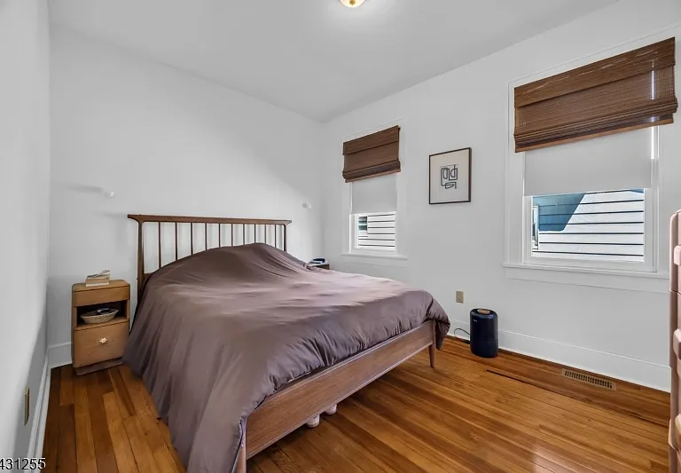 10 Vermont St — Photo 17