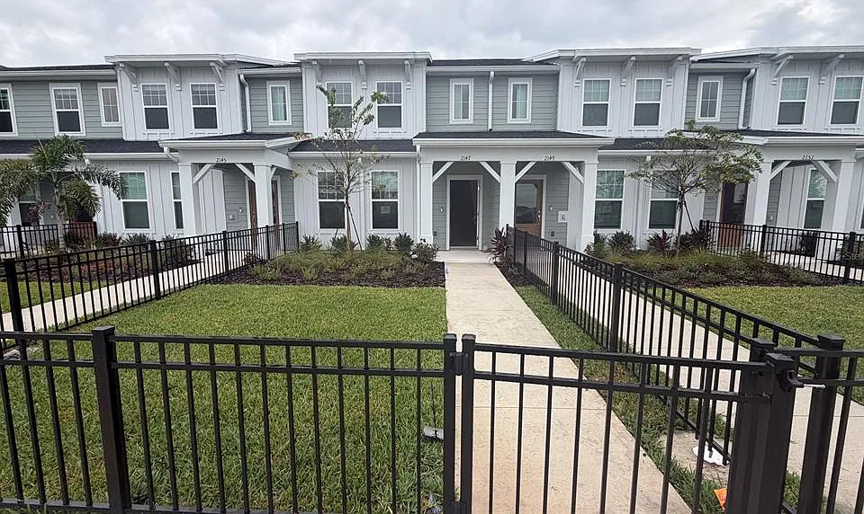 2147 Southbury Dr