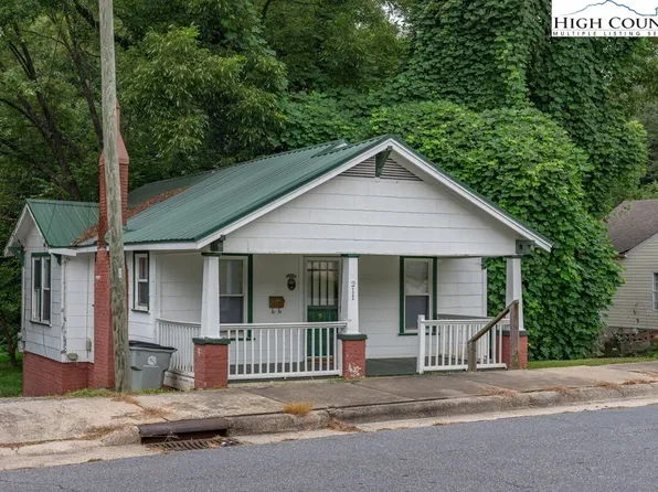 211 Broadway Street, Lenoir, NC 28645