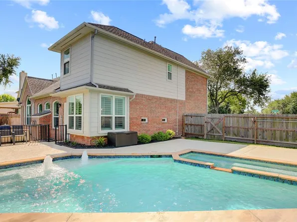6809 Old Oaks Boulevard, Pearland, TX 77584