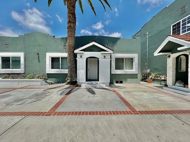 626 N Kingsley Dr — Photo 19