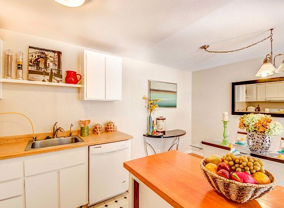 5th image of 320 Auburn Way APT 5