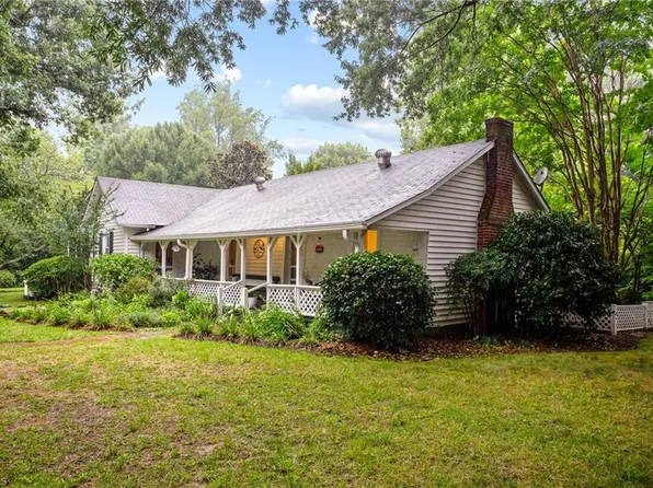150 Linbrook Dr, Winston Salem, NC 27106